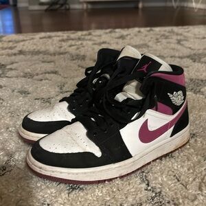 Nike Jordans 1 Mid “Cactus Flower”